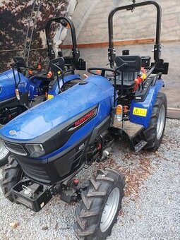 Malotraktor Farmtrac 26 4WD radiální kola
