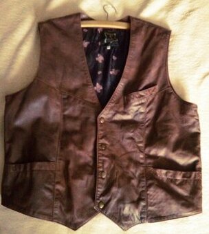 Nová kožená vesta, vel. č. 54