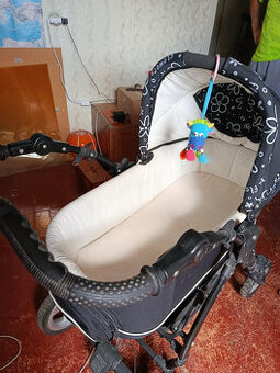 Kočárek - zánovní