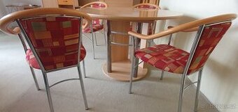 Kulatý stůl a 4 židle