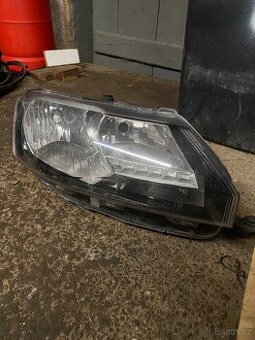 Pravé přední světlo Škoda Rapid