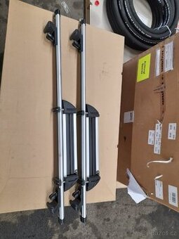 Univerzální příčníky s držáky na lyže