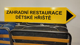 Cedule, směrovka, poutač