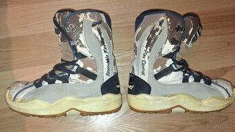 Snowboardové boty 40