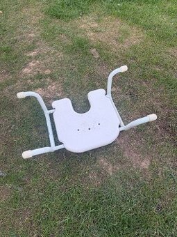 Pridavne sedatko do vany