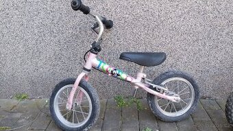 Dětské kolo a odrážedlo