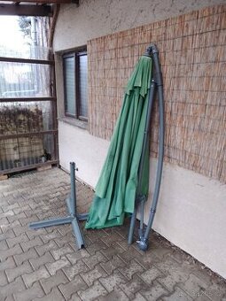 Velký zahradní slunečník s kličkou