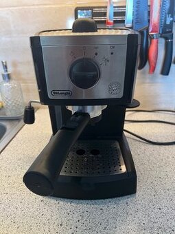 Pákový kávovar Delonghi