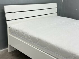 Postel IKEA 140x200 s matraci 25 cm | bílý lesk
