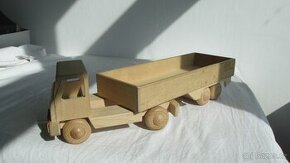 Dřevěná hračka, náklaďák - 1
