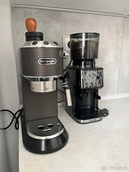 Pákový kávovar delonghi + el. mlýnek