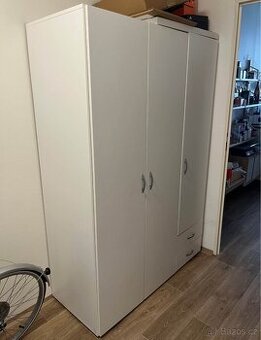 Šatní skříň IKEA KLEPPSTAD (bílá)