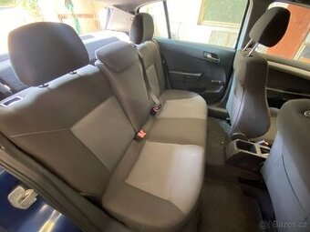 Sedadla OPEL ASTRA