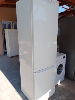 Lednice s mrazakem Zanussi