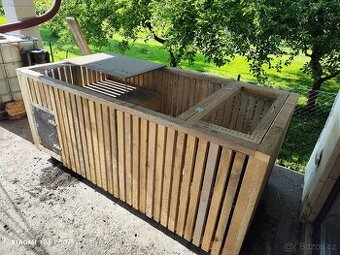 Dřevěný kotec / bouda - 1