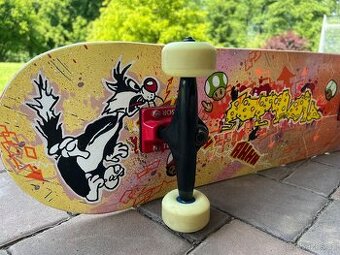 Skateboard