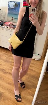 Kožená Crossbody kabelka Pinko - 1
