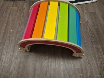 Montessori dřevěná houpačka utukutu