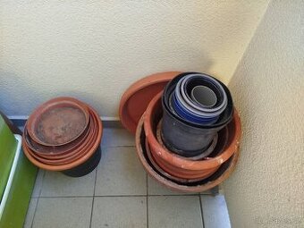 Květináče, truhlík a podmisky