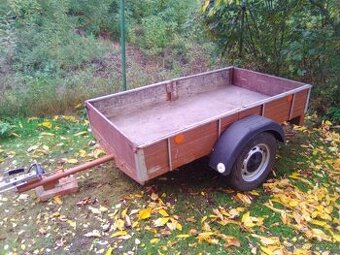 Přívěsný nákladní vozík za auto