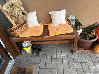 Dřevěná lavička lavice