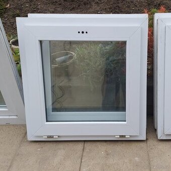 REZERVACE 4+1 PVC okna s izolačním 2-sklem 75x75 cm