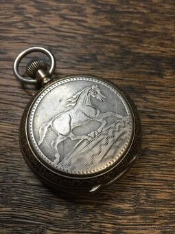 Běžící kůň ...staré kapesní hodinky / funkční / vteřinovka /