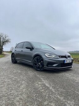 VW GOLF 7 R-Line (Highline) - 2.0 TDI 110kw DSG, bez AD Blue