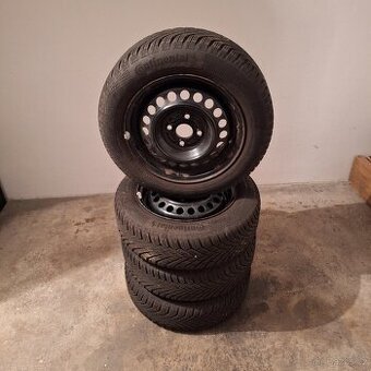 Sada disků Honda, zimní pneu.