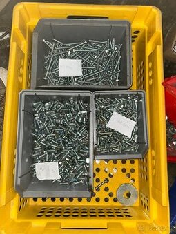 Spojovací materiál Šrouby,matky.. nové m8-m30