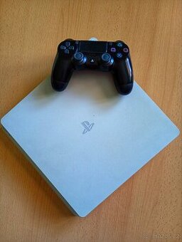 Ps4 slim - 500 giga, vše v pořádku + hra Ghost of tsushima
