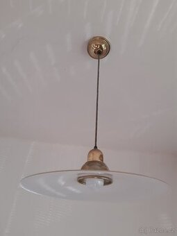 Stropní svítidlo nad stůl