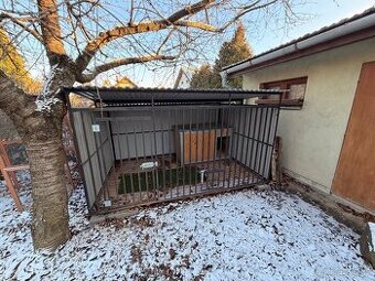 Kotec se zateplenou boudou