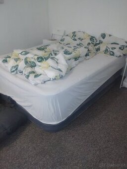 Nafukovací manželská postel 160 cm na 190 cm