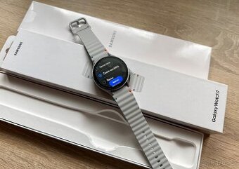 Samsung Galaxy Watch 7 44mm stříbrné, zánovní, komplet