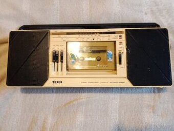 Prodám funkční 3 magnetofony.