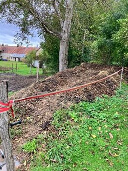 Koňský hnůj za odvoz