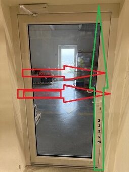 Vchodové prosklené dveře