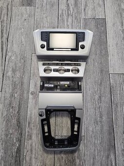 Displej 6,5" + stříbrný dekor - VW Passat B8