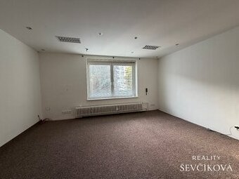 Pronájem kanceláře 28 m2 – Škroupova