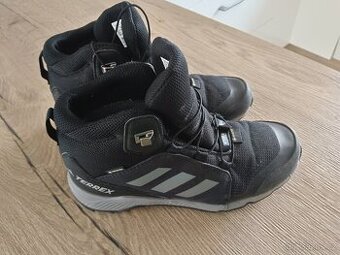 Kotníčkové goretexove boty Adidas, vel.34