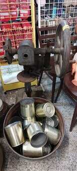 Zavíračka na konzervy