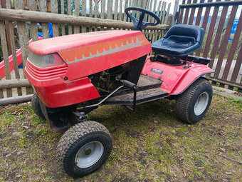 Zahradní traktor Yard Star.