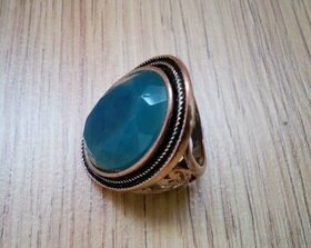 Starožitný prsten s modrým kamenem - stáří přes 130 let