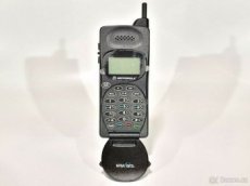 Mobilní telefon pro sběratele rarita - MOTOROLA MICROTAC 4 - 1