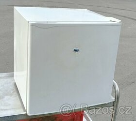 Malá lednice s mrazčkem 45 lit Bomann - 1