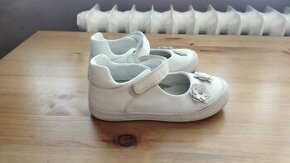Nádherné bílé dívčí boty značky DDSTEP