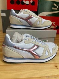 Diadora Simple Run Wn