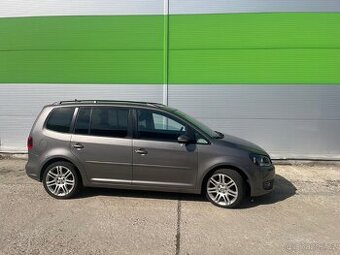 VW Touran 1.6 TDi 77kw manuál - 1
