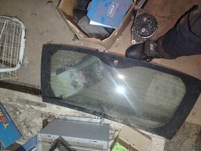 Suzuki sx4 sklo
